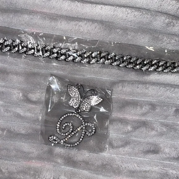 Necklace - Picture 2 of 4